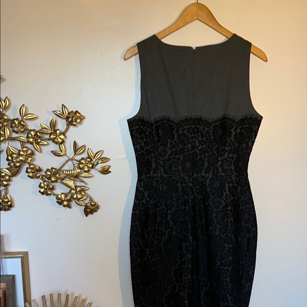 Elegant Wool and Black Lace Dress - Picture 5 of 6